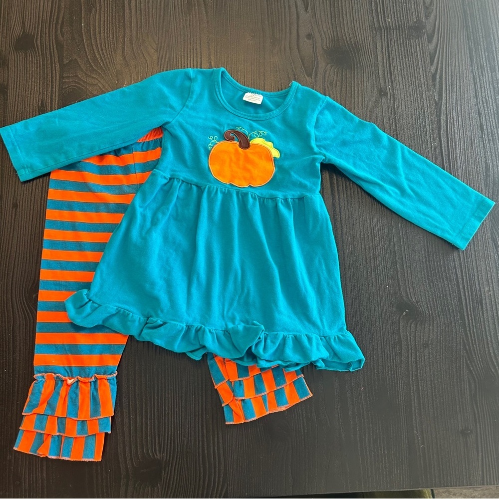 EUC Teal and Orange Pumpkin appliqué pant set size 4/5
